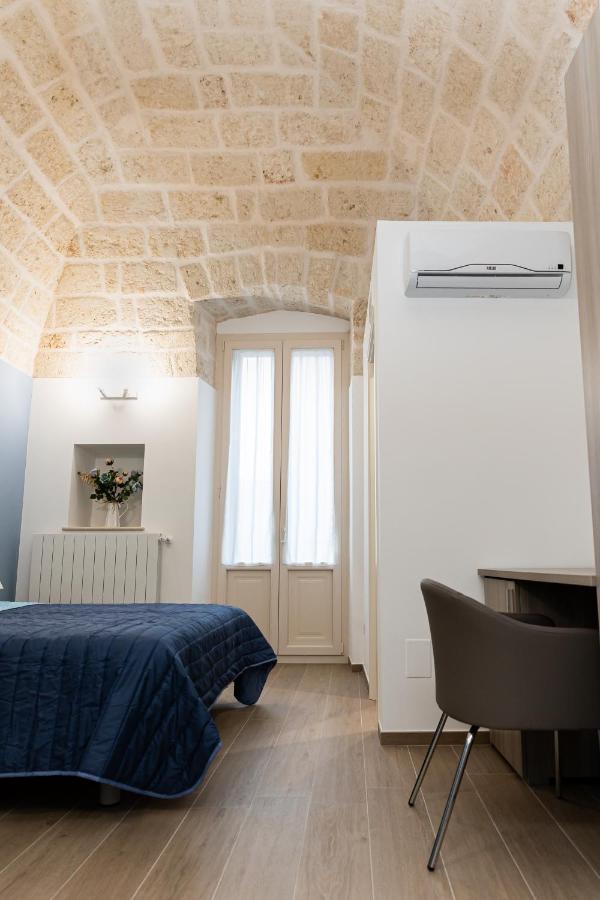 Peter & Dove'S House Bed and Breakfast Mola di Bari Exteriör bild