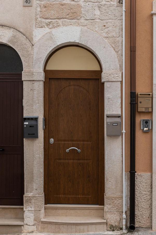 Peter & Dove'S House Bed and Breakfast Mola di Bari Exteriör bild