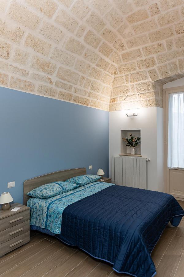 Peter & Dove'S House Bed and Breakfast Mola di Bari Exteriör bild